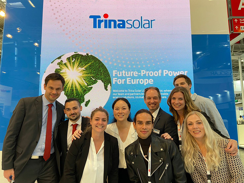 the-crowd-team-with-clients-trina-solar